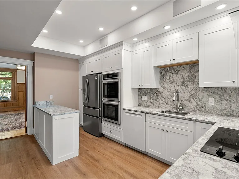 1863 Beacon St #1 — Photo 6