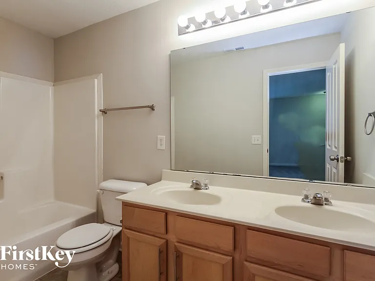 8132 Carina Dr — Photo 14