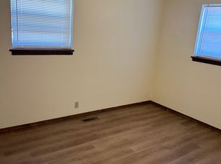 904 W Daniel St, Weatherford, OK 73096