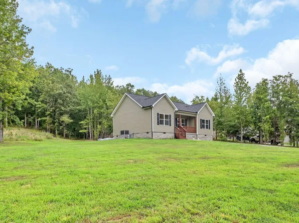 2534 N Hurricane Creek Rd, Mc Ewen, TN 37101