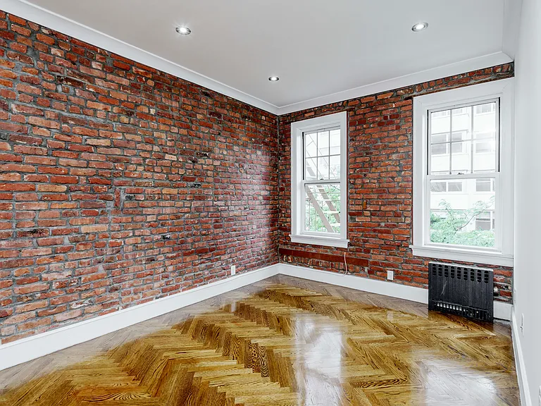 162 W 13th St #23 — Photo 4