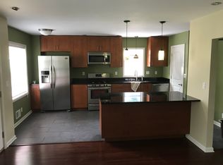 2824 Lansdowne Rd, Waterford, MI 48329