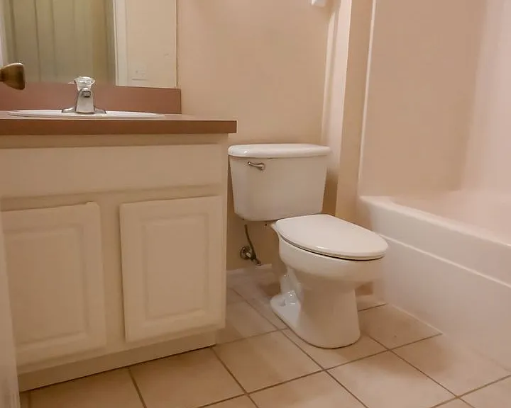 704 Monroe Cir #D — Photo 20