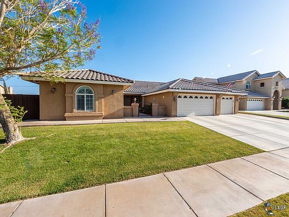 2nd image of 2687 Sandalwood Dr