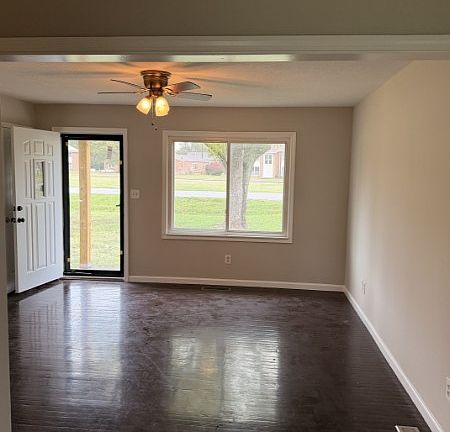 4th image of 1413 Glass Ave