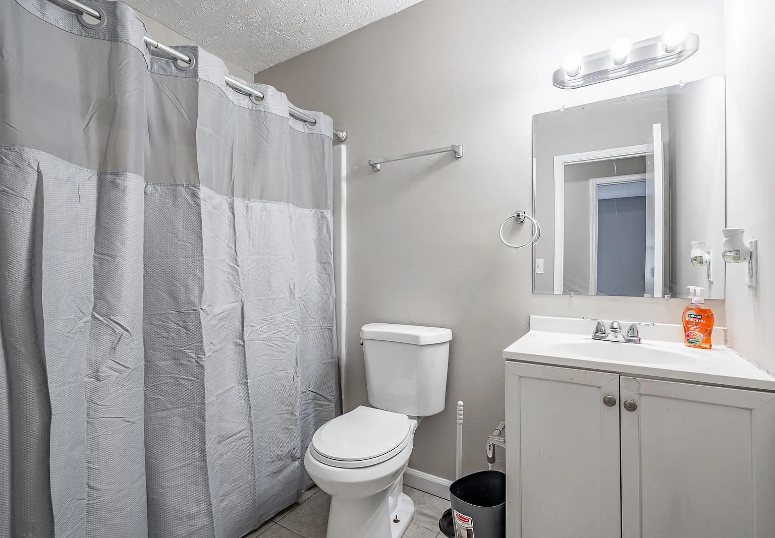 4 bed, 3.0 bath, 1884 sqft, $615 — Photo 4