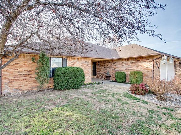 2nd image of 1010 Briar Ridge Rd