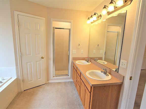 4th image of 3005 Aikin Dr