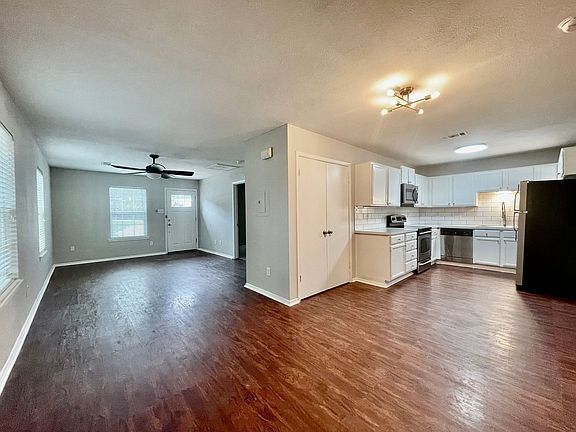5th image of 901 Allen St #903