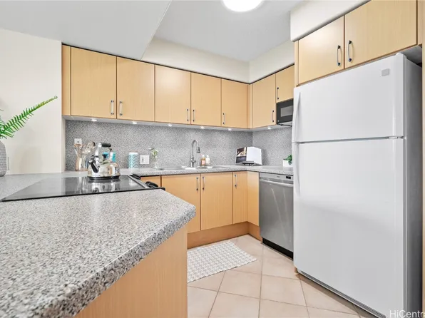 801 S King St APT 2508, Honolulu, HI 96813