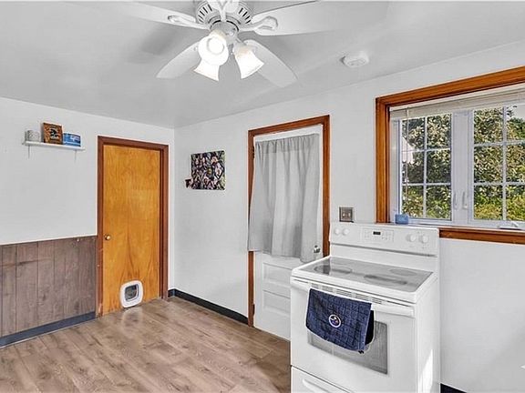 5th image of 2052 Main St