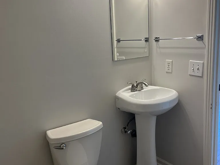 810 Davis Dr — Photo 37