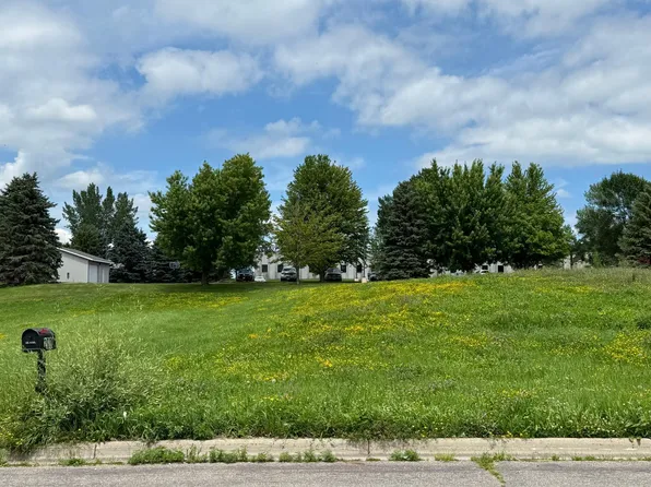 200 22nd Ave NW, Waseca, MN 56093