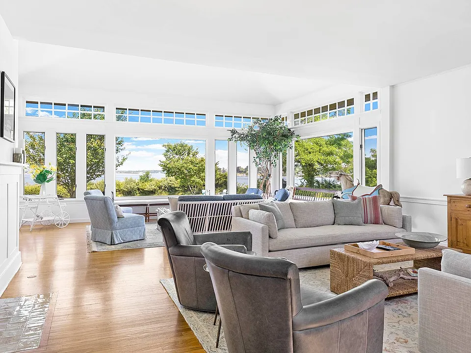 26 North Dr