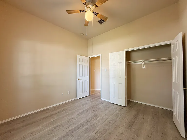 6000 Arlington Dr — Photo 34