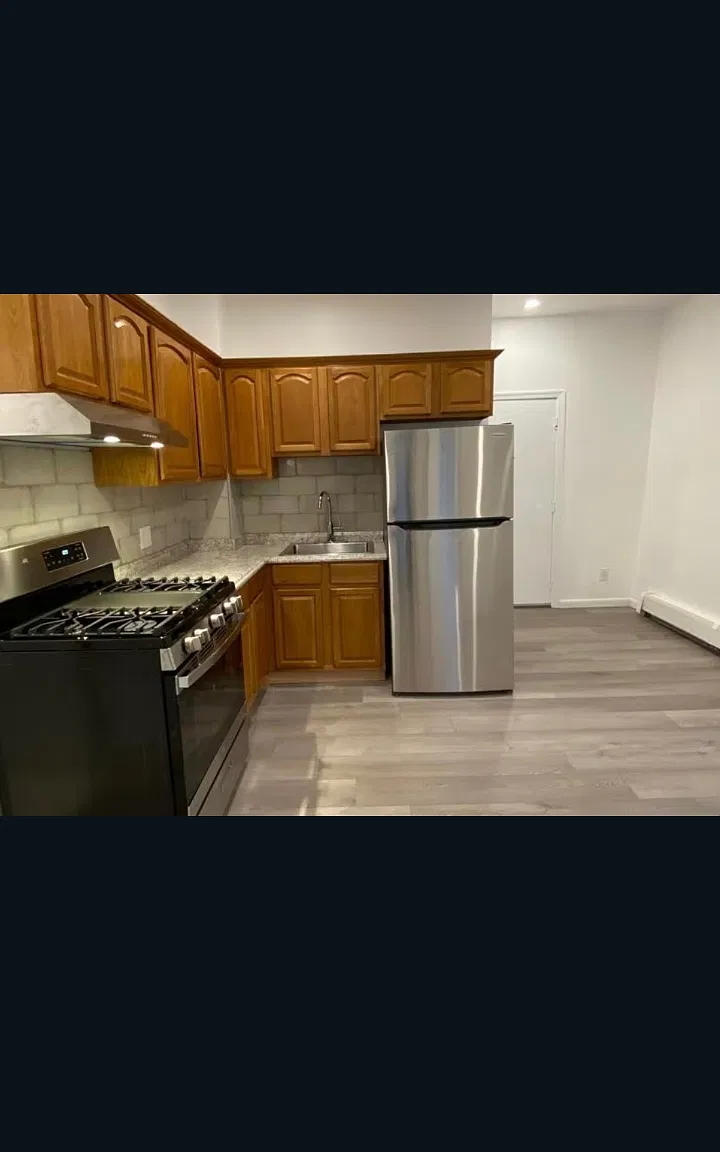 3 bed, $1,850 — Photo 1