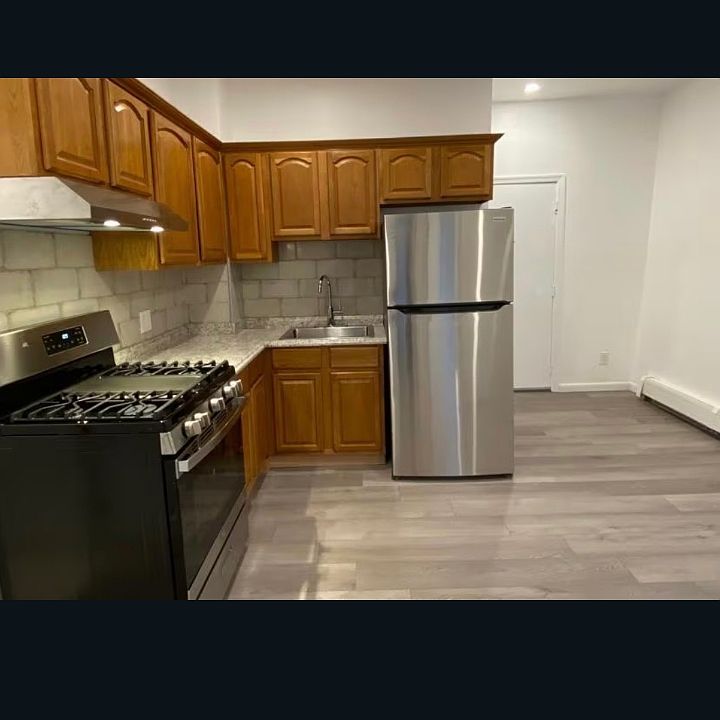 1st image of 90 W 20th St #1L