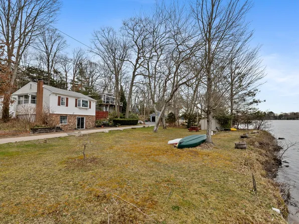 19 Lakeview Road, East Haddam, CT 06469