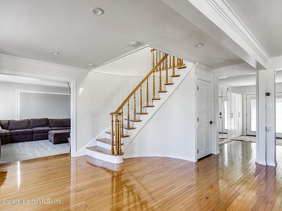 5th image of 4 Sophia Ln