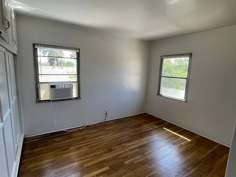Riverside Townhouse Apartments — Photo 14