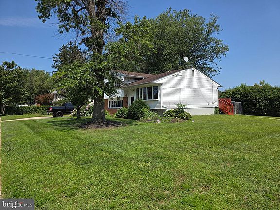 4th image of 48 Princeton Dr