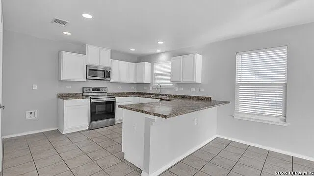 4 bed, 2.5 bath, 2222 sqft, $1,795 — Photo 3