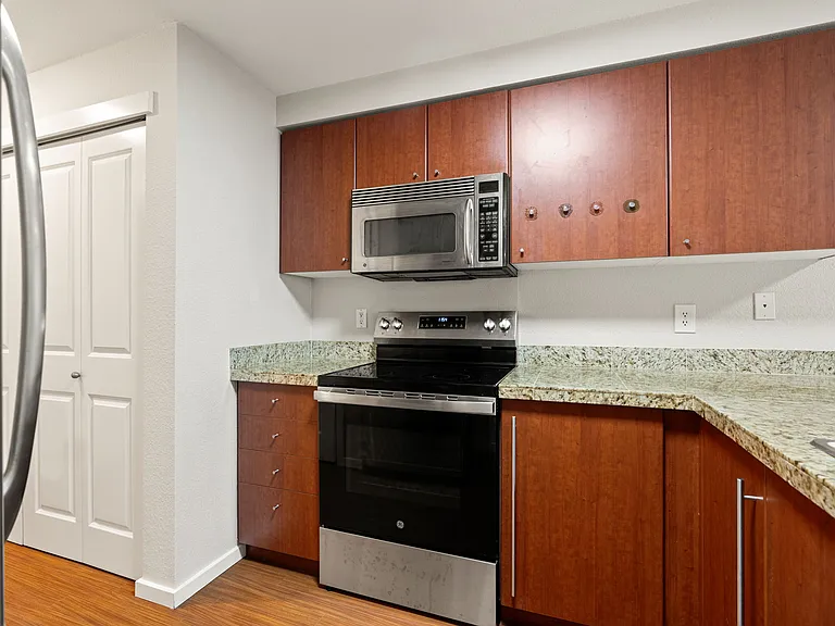11309 NE 128th St #F104 — Photo 15