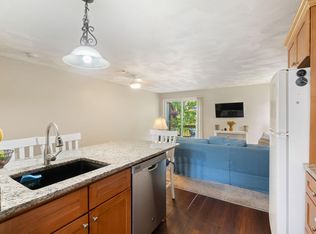 8 Susan Cir, South Kingstown, RI 02879