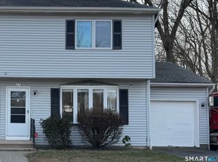 27 Katie Ln, Waterbury, CT 06708