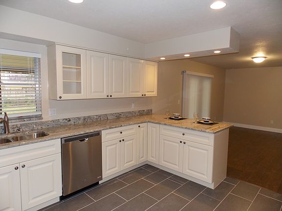 2nd image of 1406 Gertrude Dr