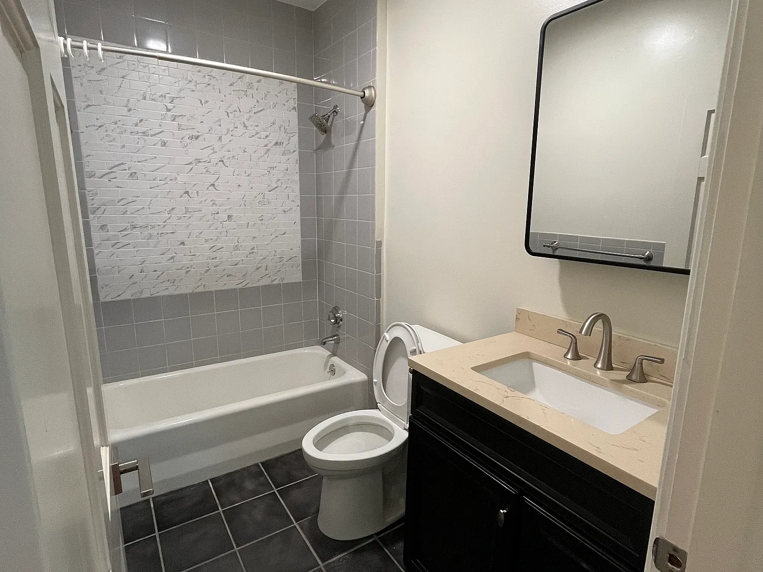 445 Wood St — Photo 3