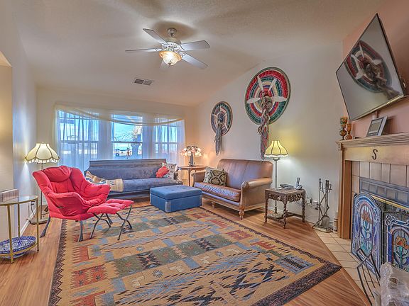 3rd image of 6841 Augusta Hills Dr NE