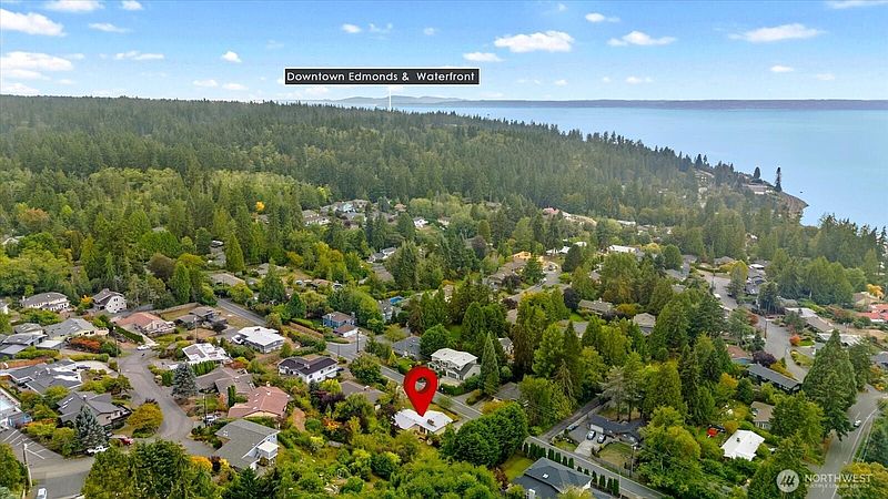 4th image of 17207 76th Avenue W