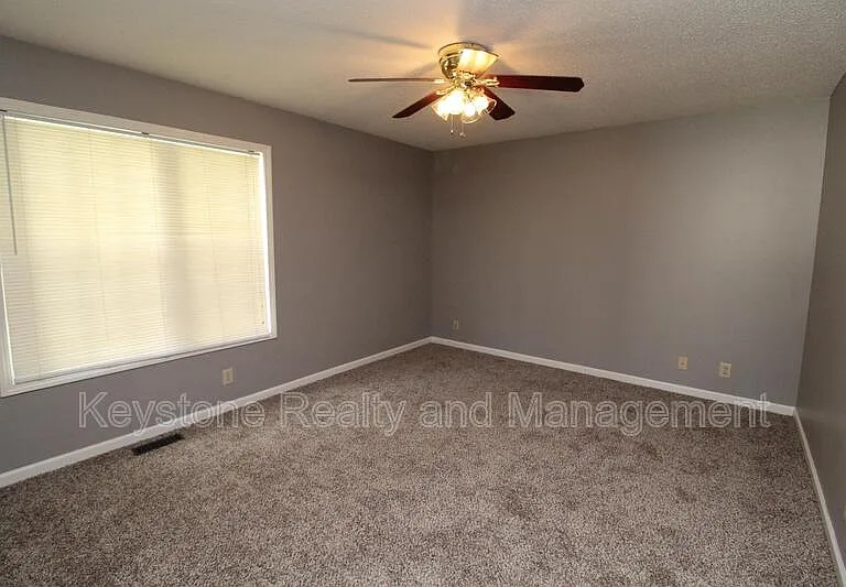 3289 N Senseney Cir — Photo 8