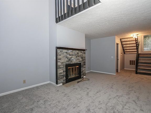 5th image of 25 Rolling Hills Ct
