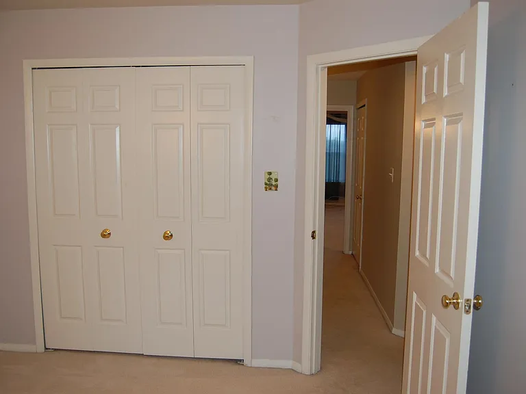 7732 Heatherside Ln — Photo 11