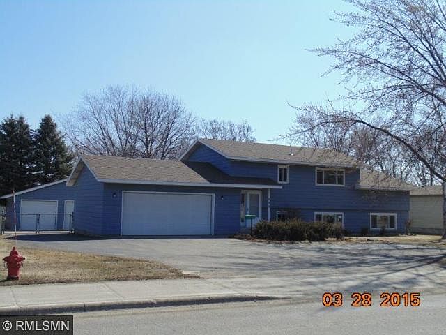 1st image of 540 2nd Ave S