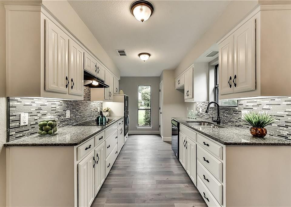 1st image of 3404 Woodbridge Dr
