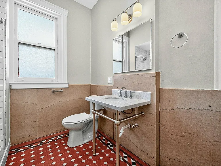 Clermont Condominiums — Photo 24
