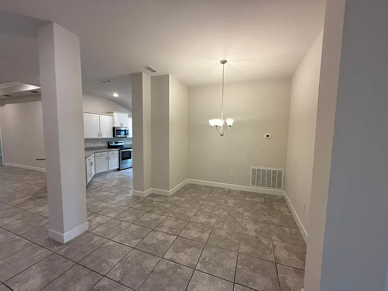 2107 Cartgate Ln — Photo 9