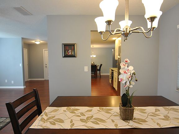 4th image of 2771 Elmhurst Cir