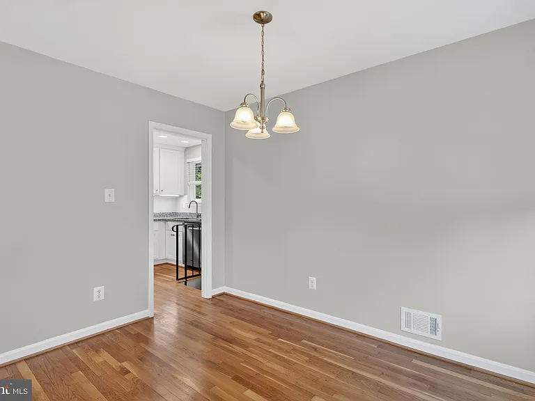 4625 Strathblane Pl — Photo 5