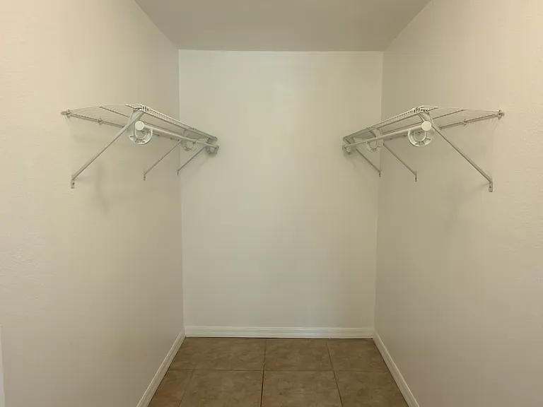 651 SW 9th St #7 — Photo 14