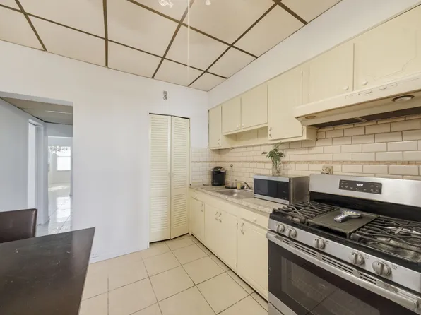 222 47th Street image 11 of 28