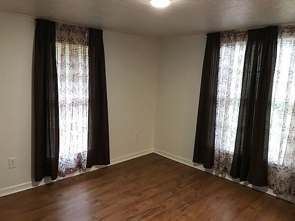 4th image of 601 1st St