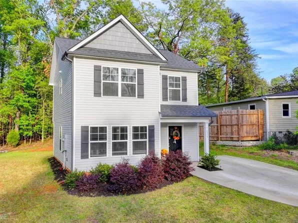 8975 Lark Ter, Gainesville, GA 30506