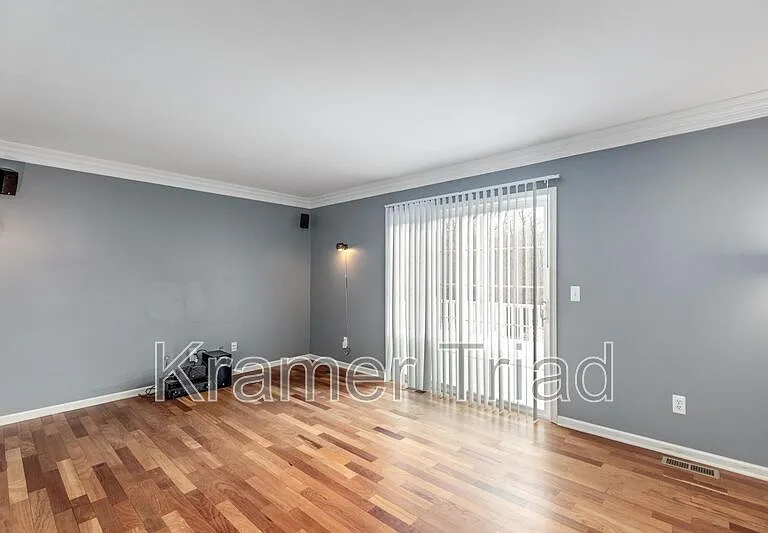 6304 Harlequin Ln — Photo 4