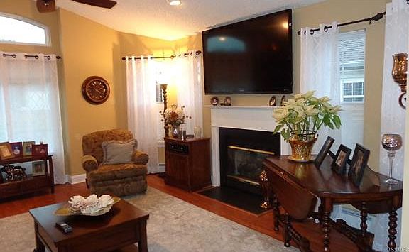 3rd image of 18 Prado Ct