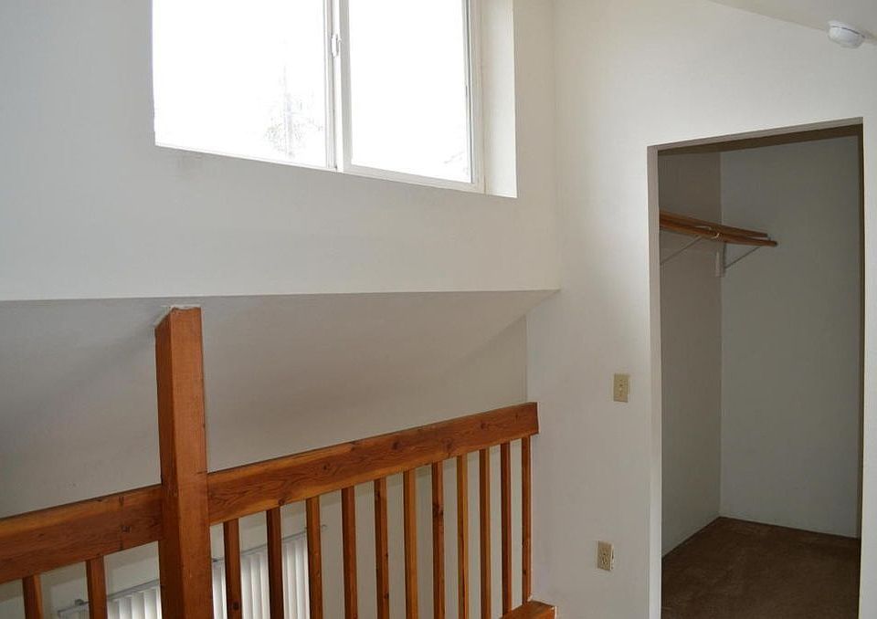 1st image of 310 W 8th St #2