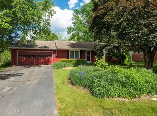 5 Salem Dr, Saratoga Springs, NY 12866